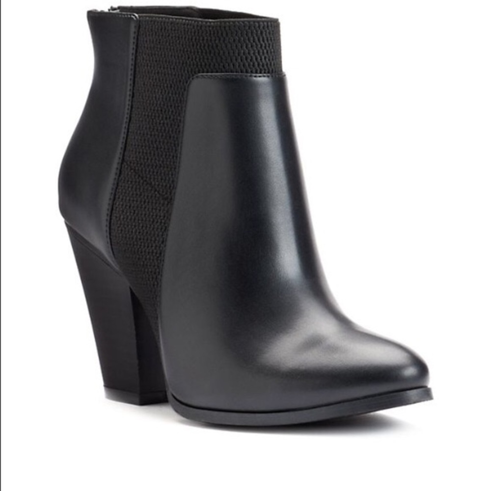 Gorgeous pair of black Apt 9 boots.CLOSET CLEARANCE.